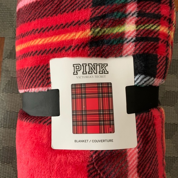 Pink Blanket - Picture 1 of 2